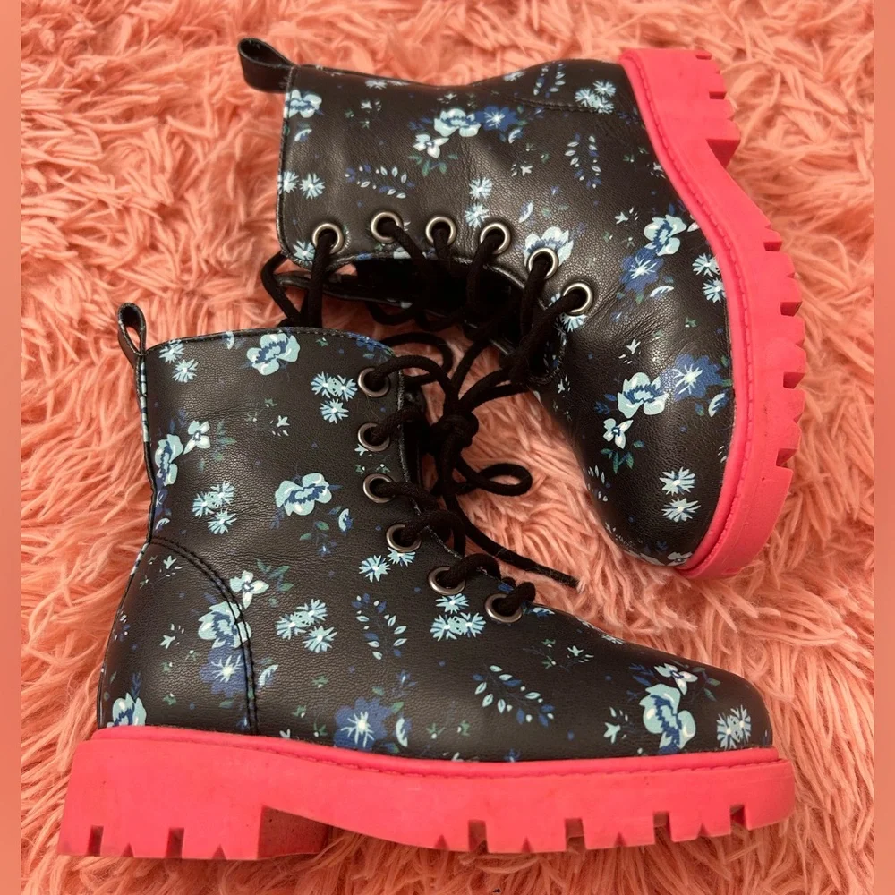 Lily & Dan Floral Boots with Pink Soles - Picture 1 of 5